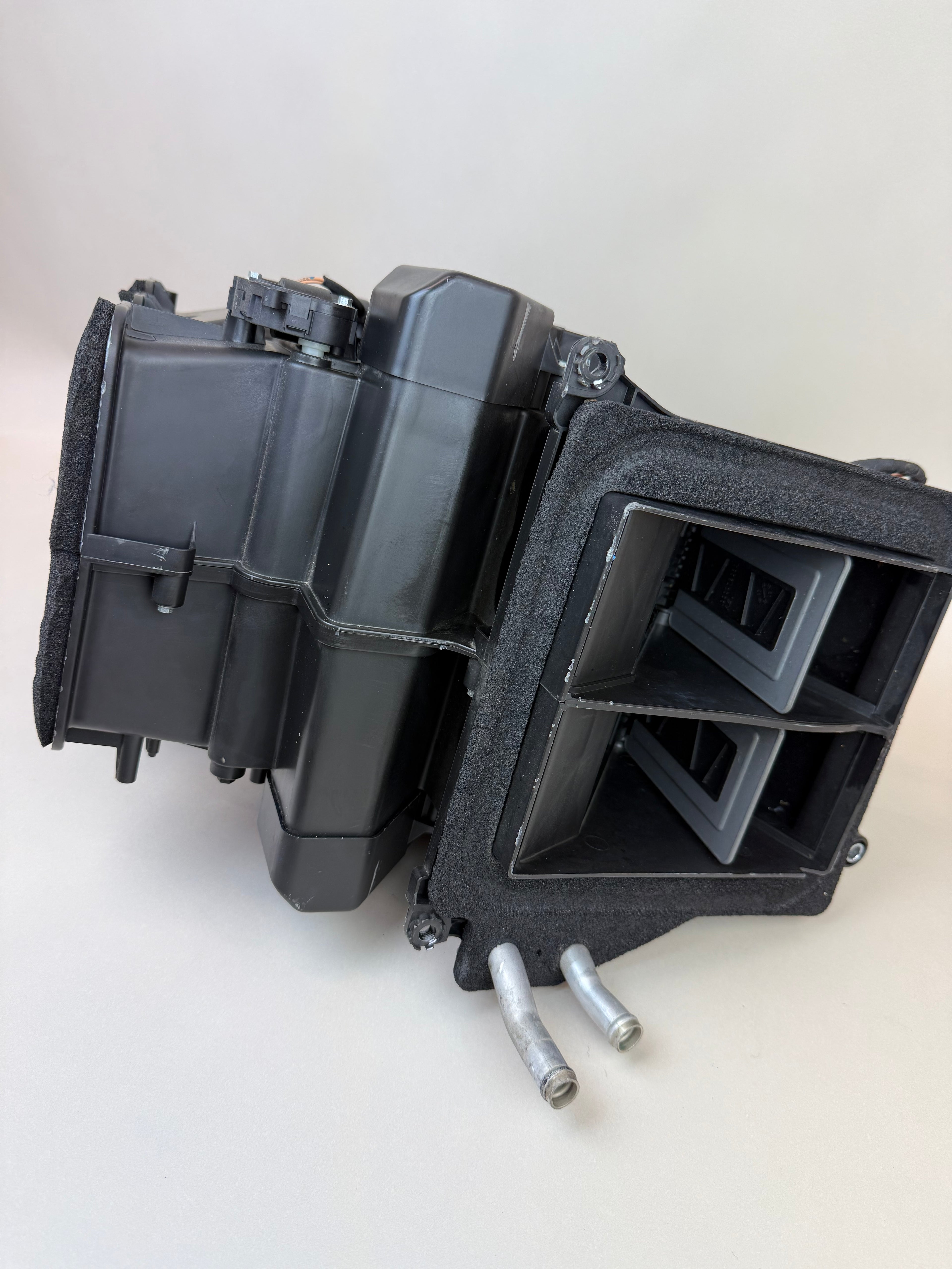 McLaren 570S 540C 570GT HVAC Distribution Unit Heater Box Assembly 13A3588CP.01 2016-2021