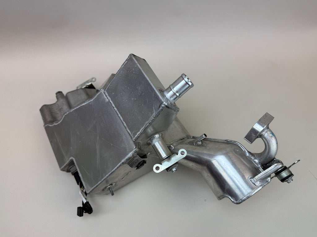 McLaren 570S 540C 570GT Engine Oil Reservoir Tank Assembly 11F1178CP.03 2016-2021