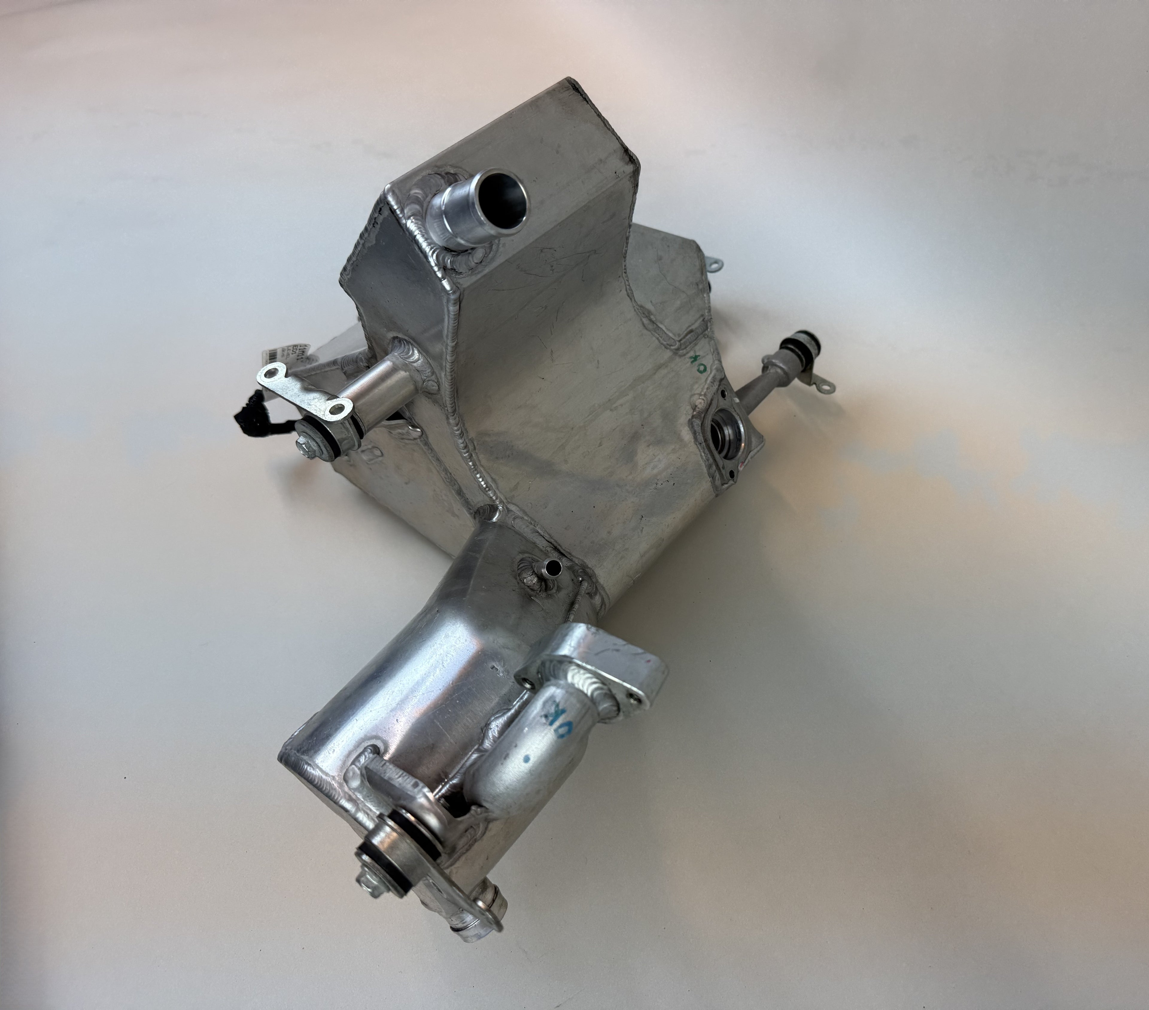 McLaren 570S 540C 570GT Engine Oil Reservoir Tank Assembly 11F1178CP.03 2016-2021