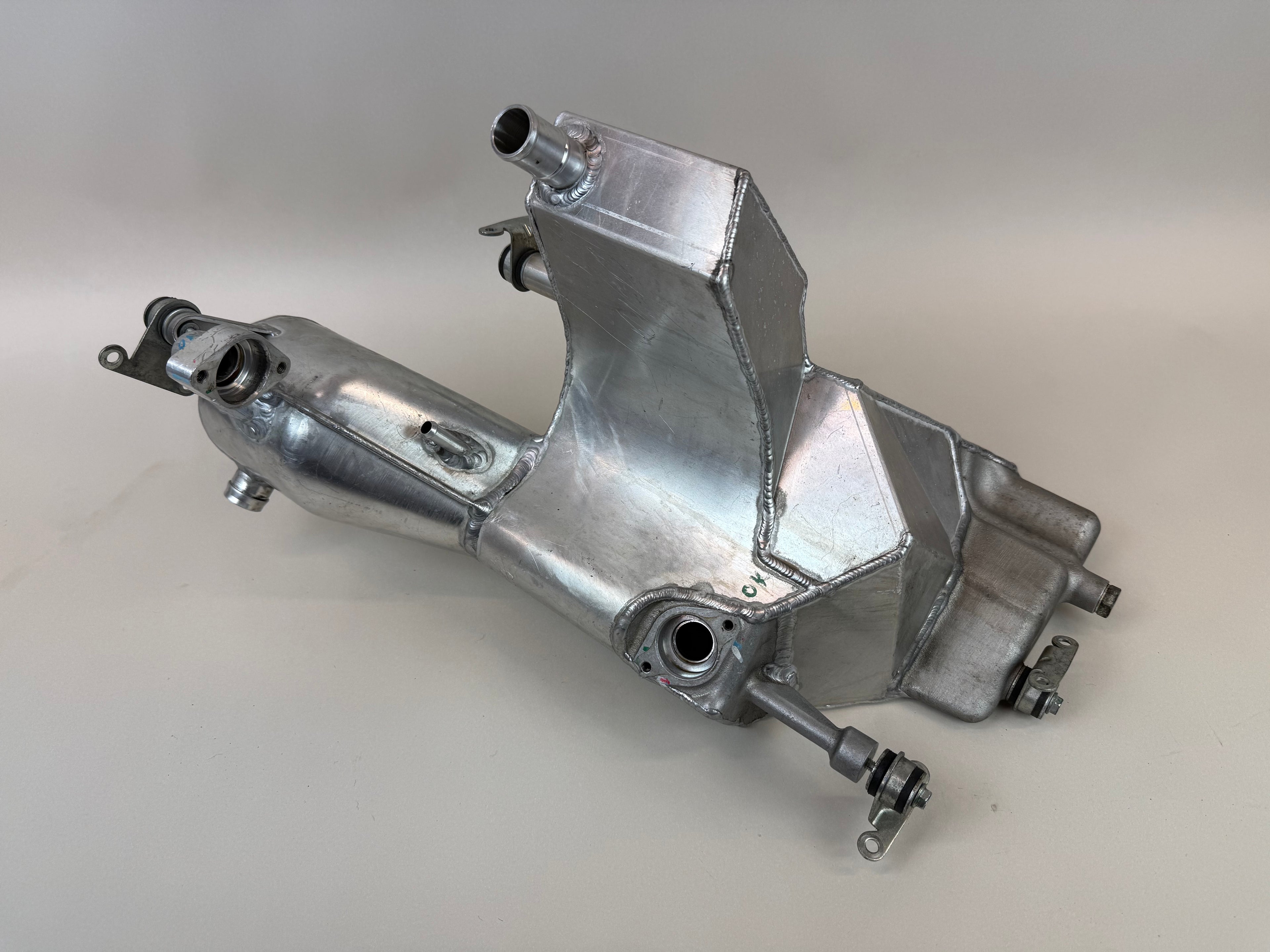 McLaren 570S 540C 570GT Engine Oil Reservoir Tank Assembly 11F1178CP.03 2016-2021