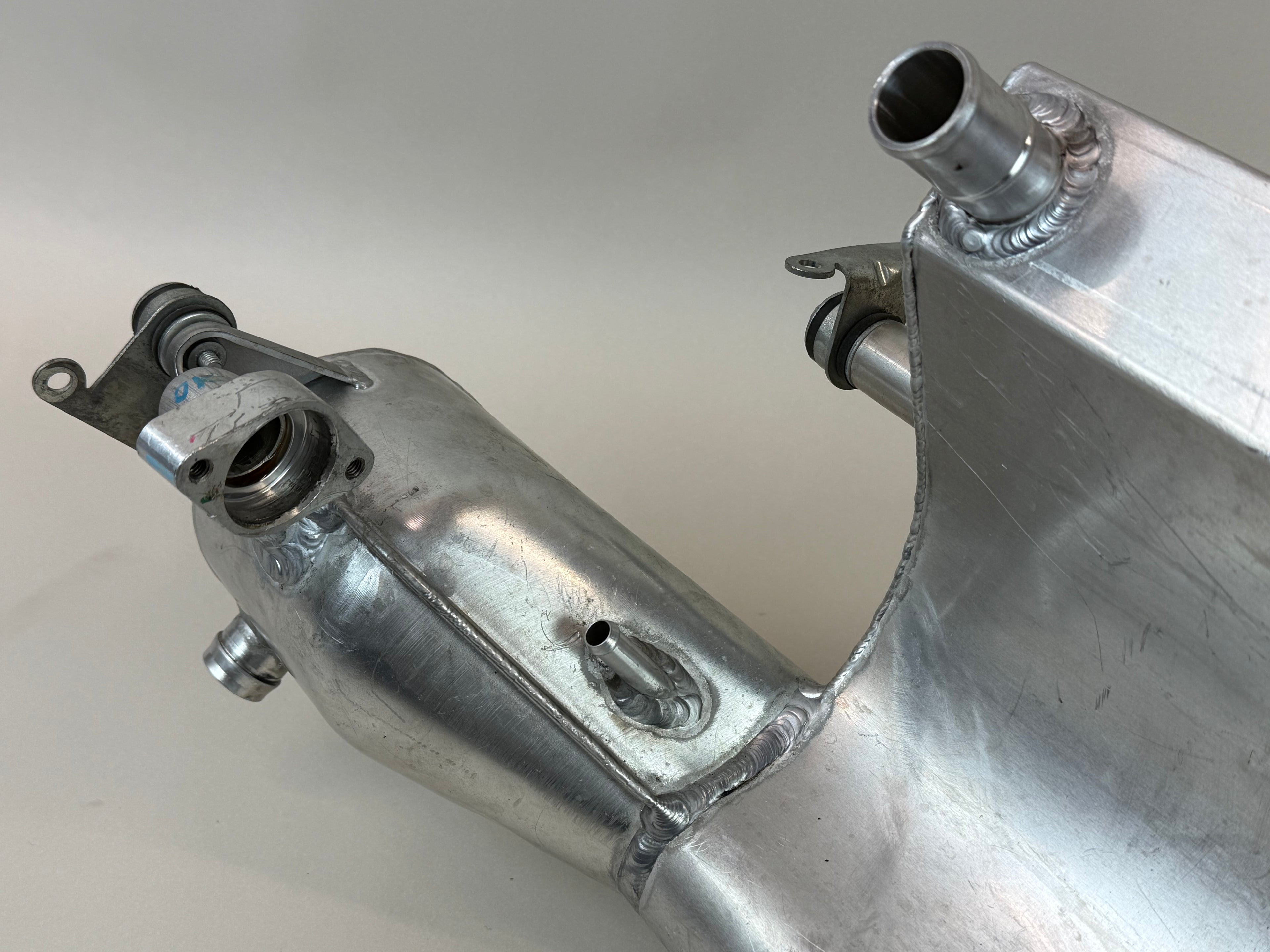 McLaren 570S 540C 570GT Engine Oil Reservoir Tank Assembly 11F1178CP.03 2016-2021