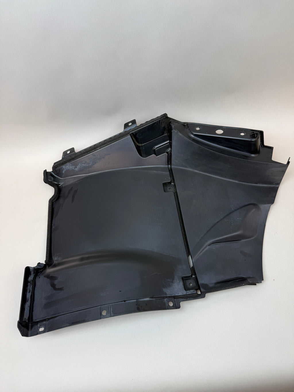 McLaren 570S 540C 570GT Right Rear Radiator Air Inlet Panel Duct Shield 13AA842CP 2016-2021