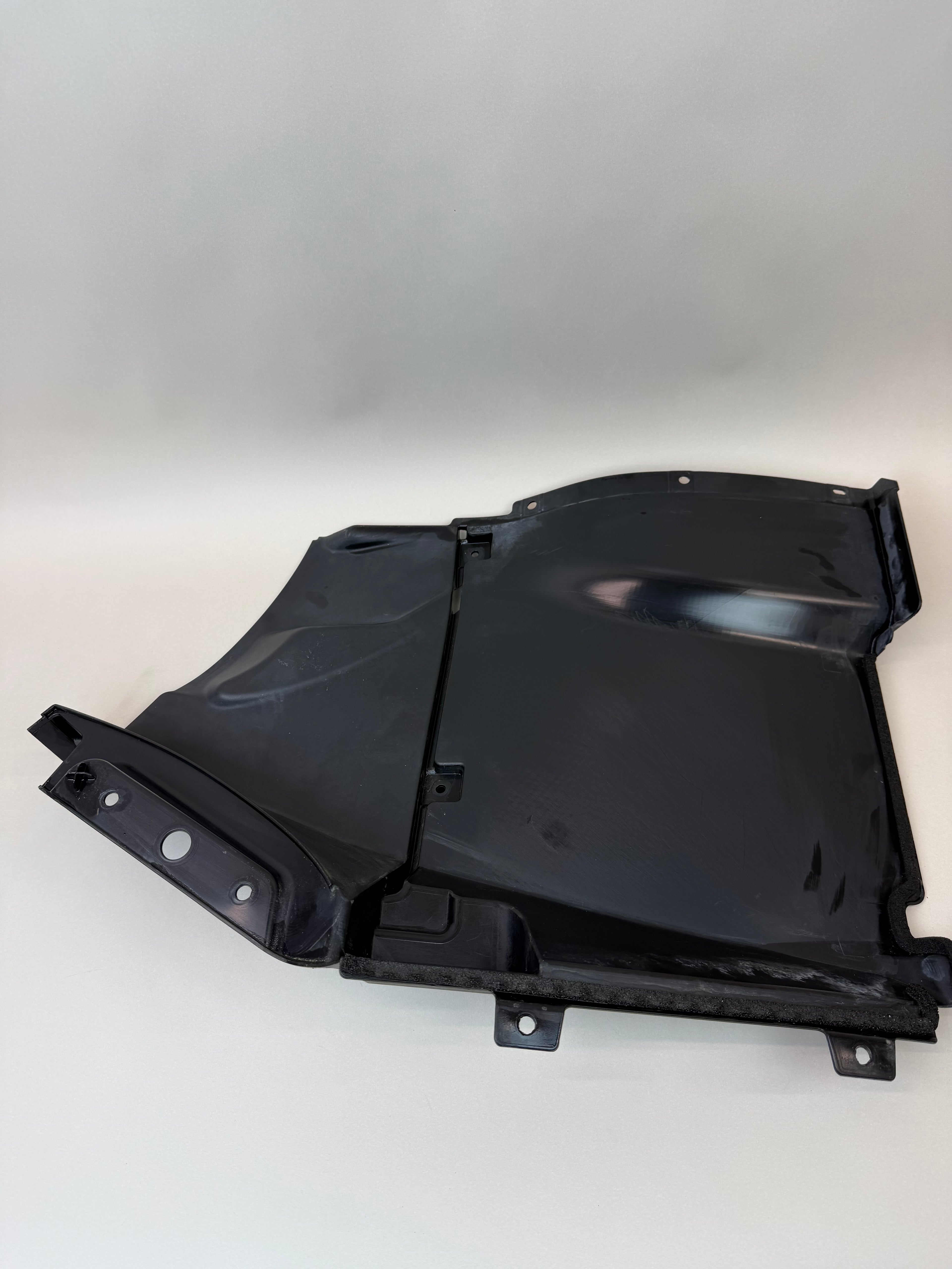 McLaren 570S 540C 570GT Right Rear Radiator Air Inlet Panel Duct Shield 13AA842CP 2016-2021