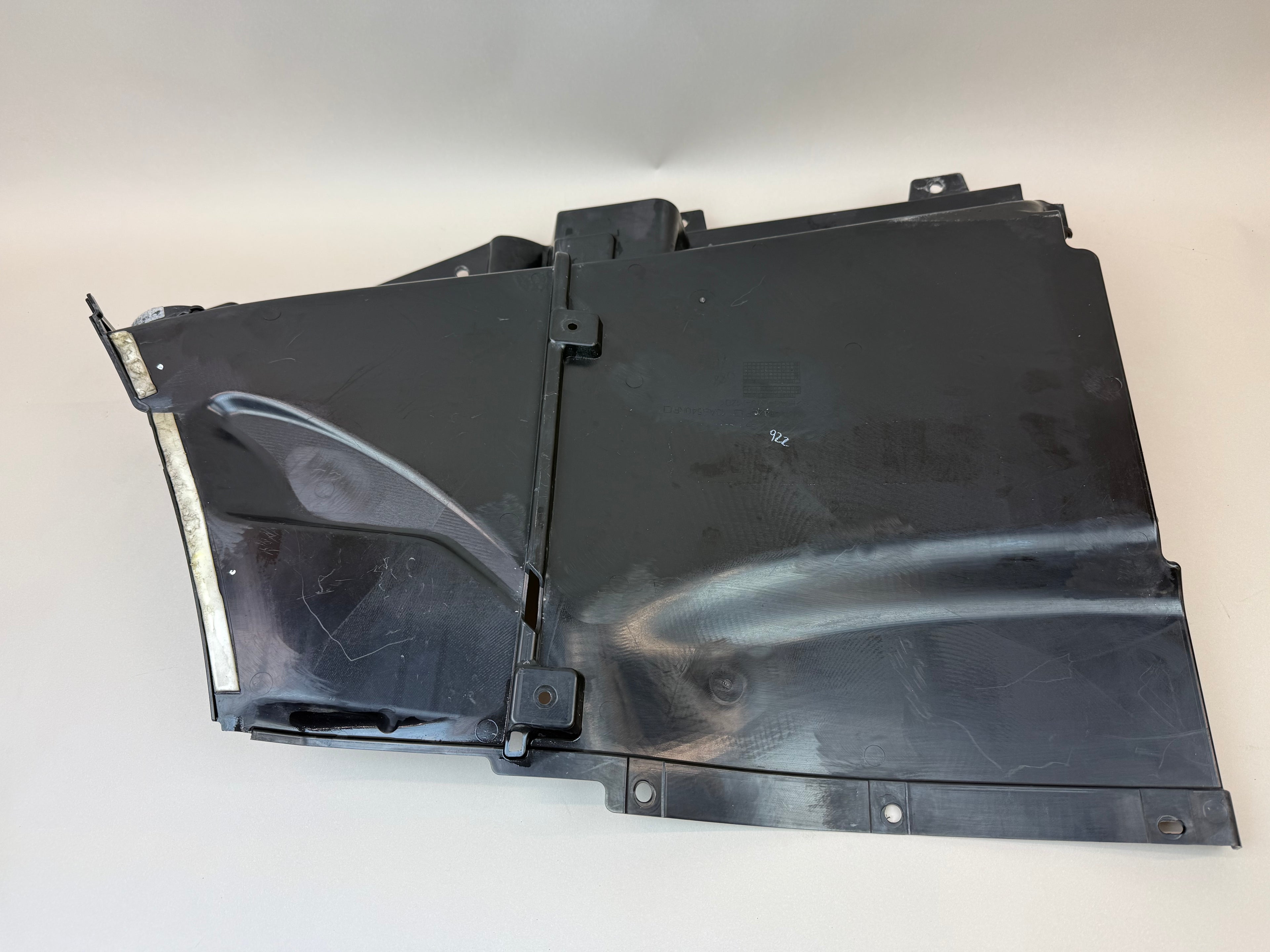 McLaren 570S 540C 570GT Right Rear Radiator Air Inlet Panel Duct Shield 13AA842CP 2016-2021