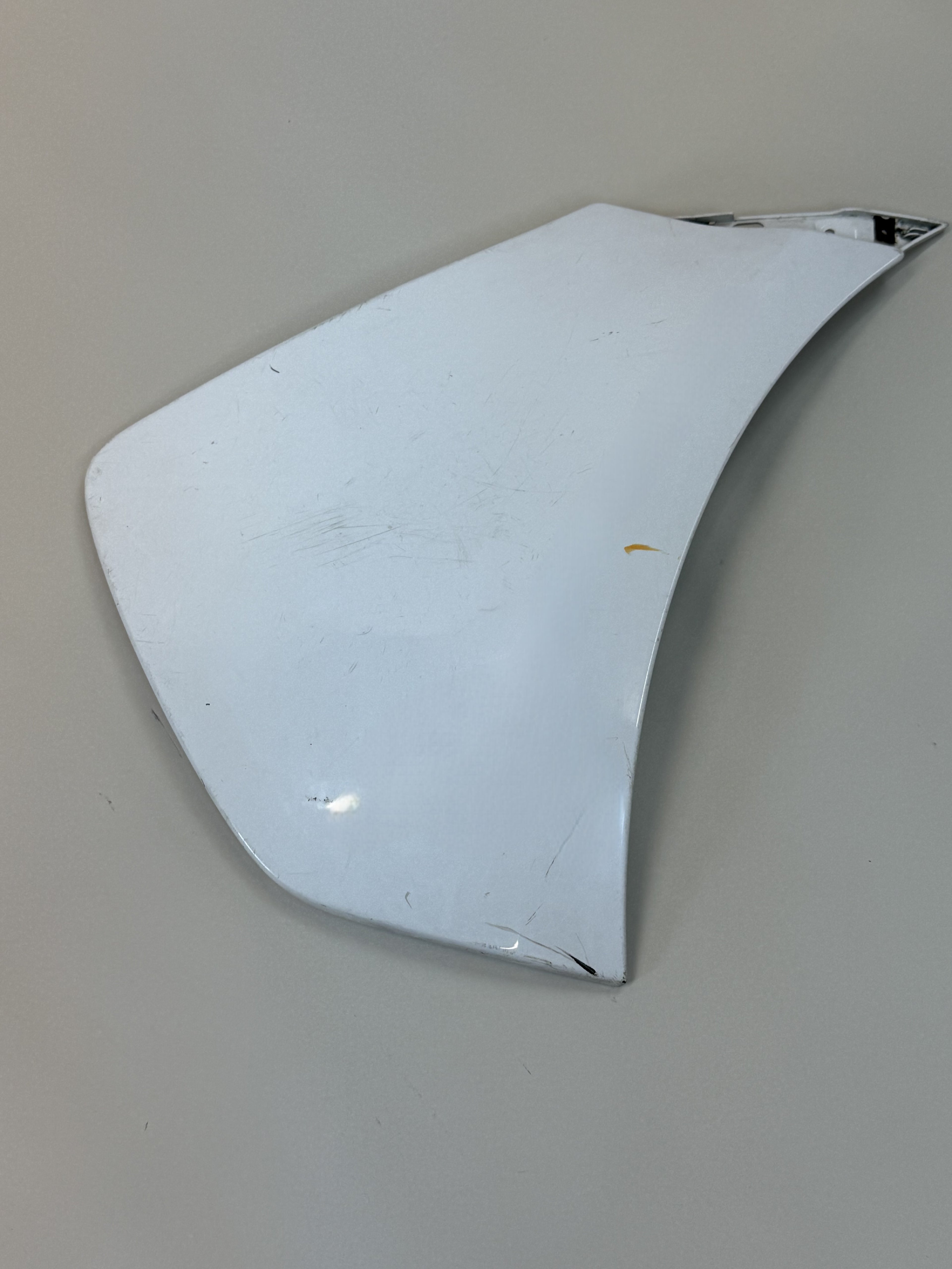 McLaren 570S Right Rear Quarter Panel End Cap Trim 13A3730CP White 2016-2021 570S 540C 570GT