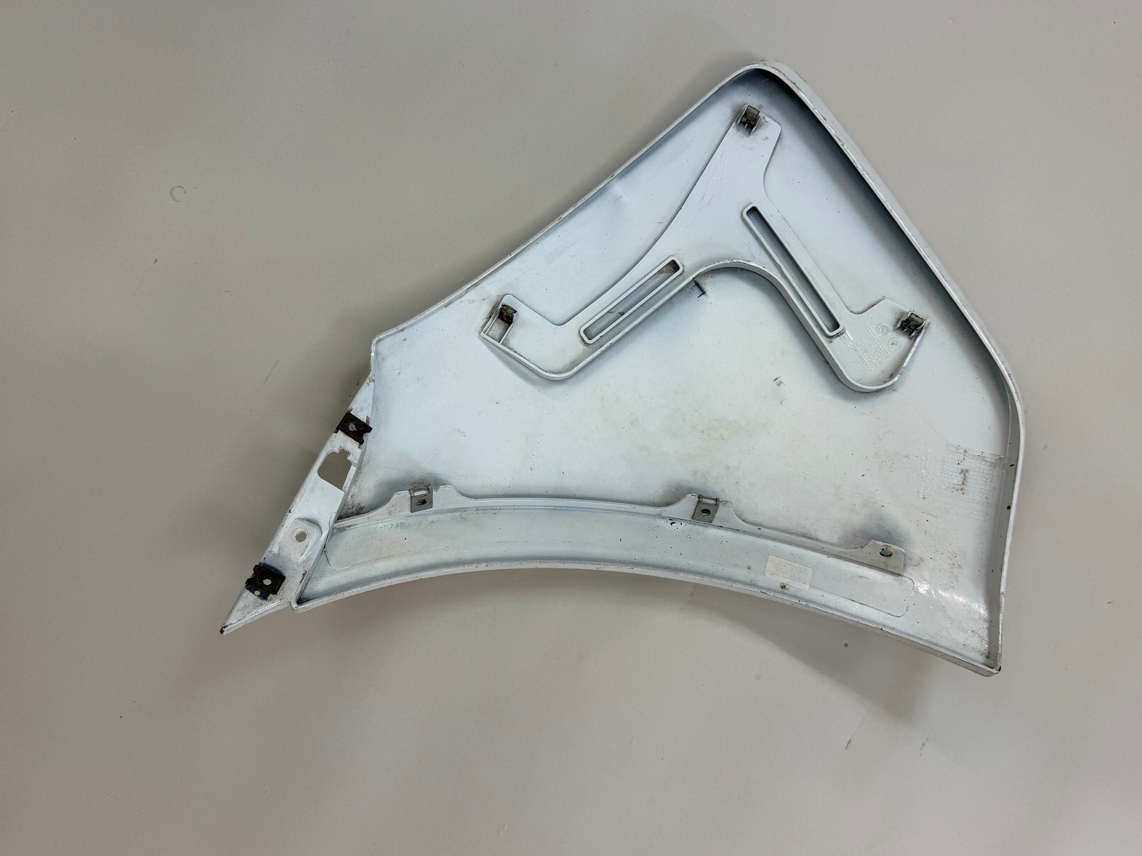 McLaren 570S Right Rear Quarter Panel End Cap Trim 13A3730CP White 2016-2021 570S 540C 570GT