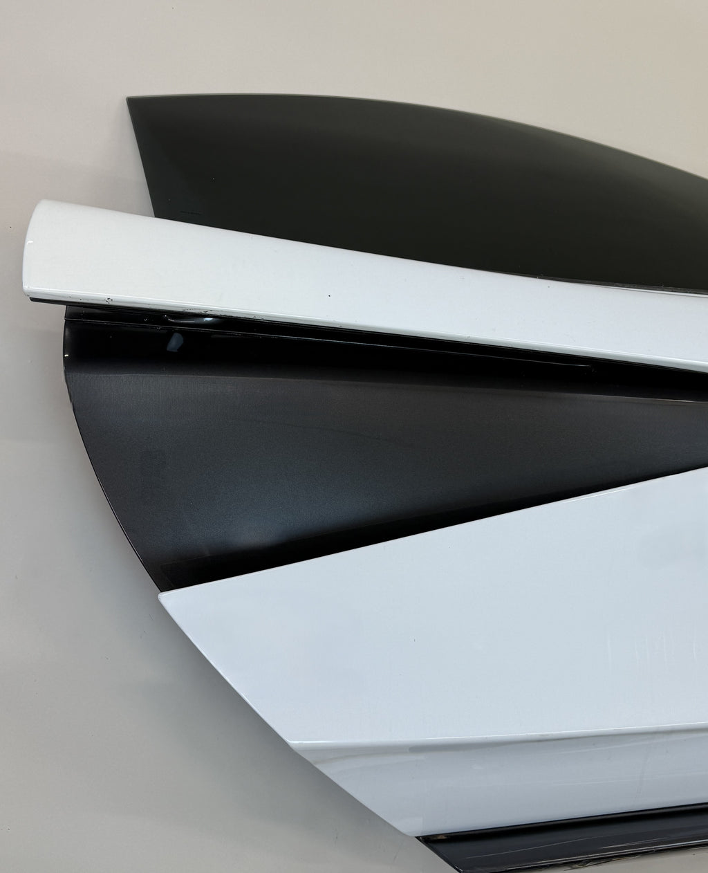McLaren 570S Right Door Assembly OEM | Complete Door Shell Glass Window White