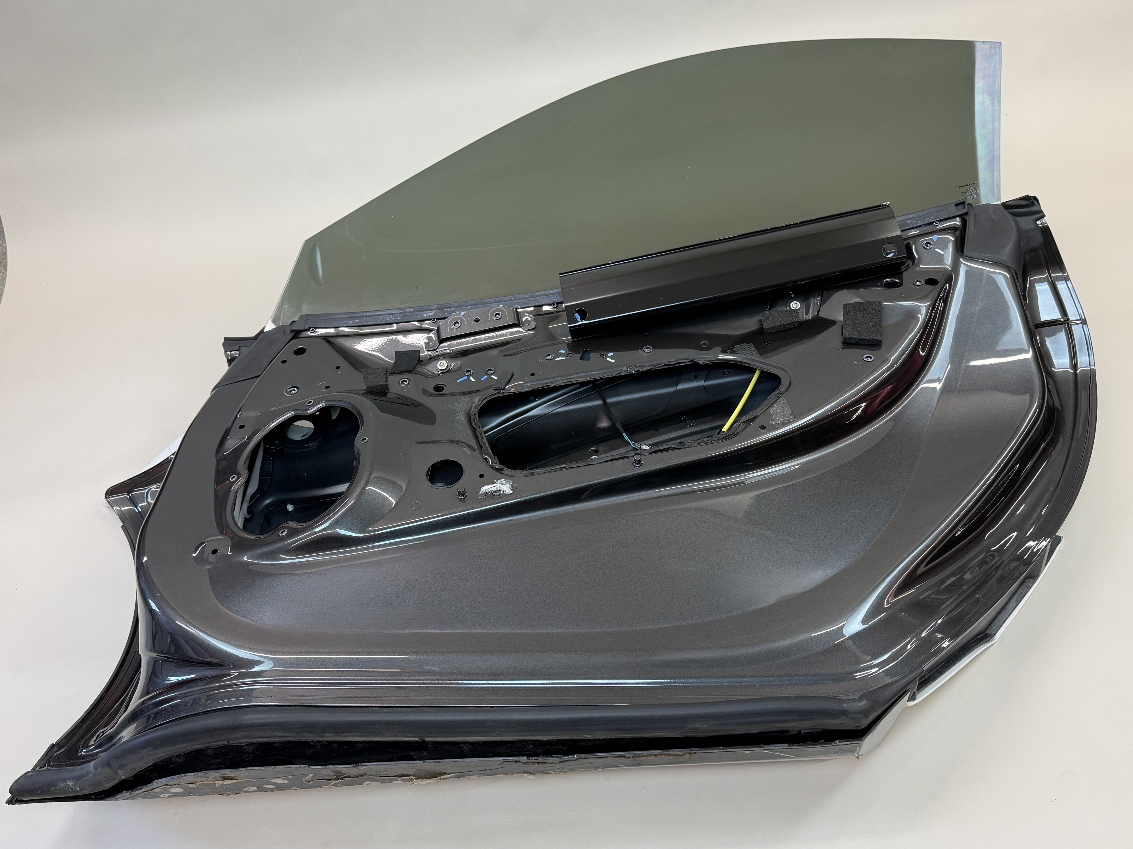 McLaren 570S Right Door Assembly OEM | Complete Door Shell Glass Window White
