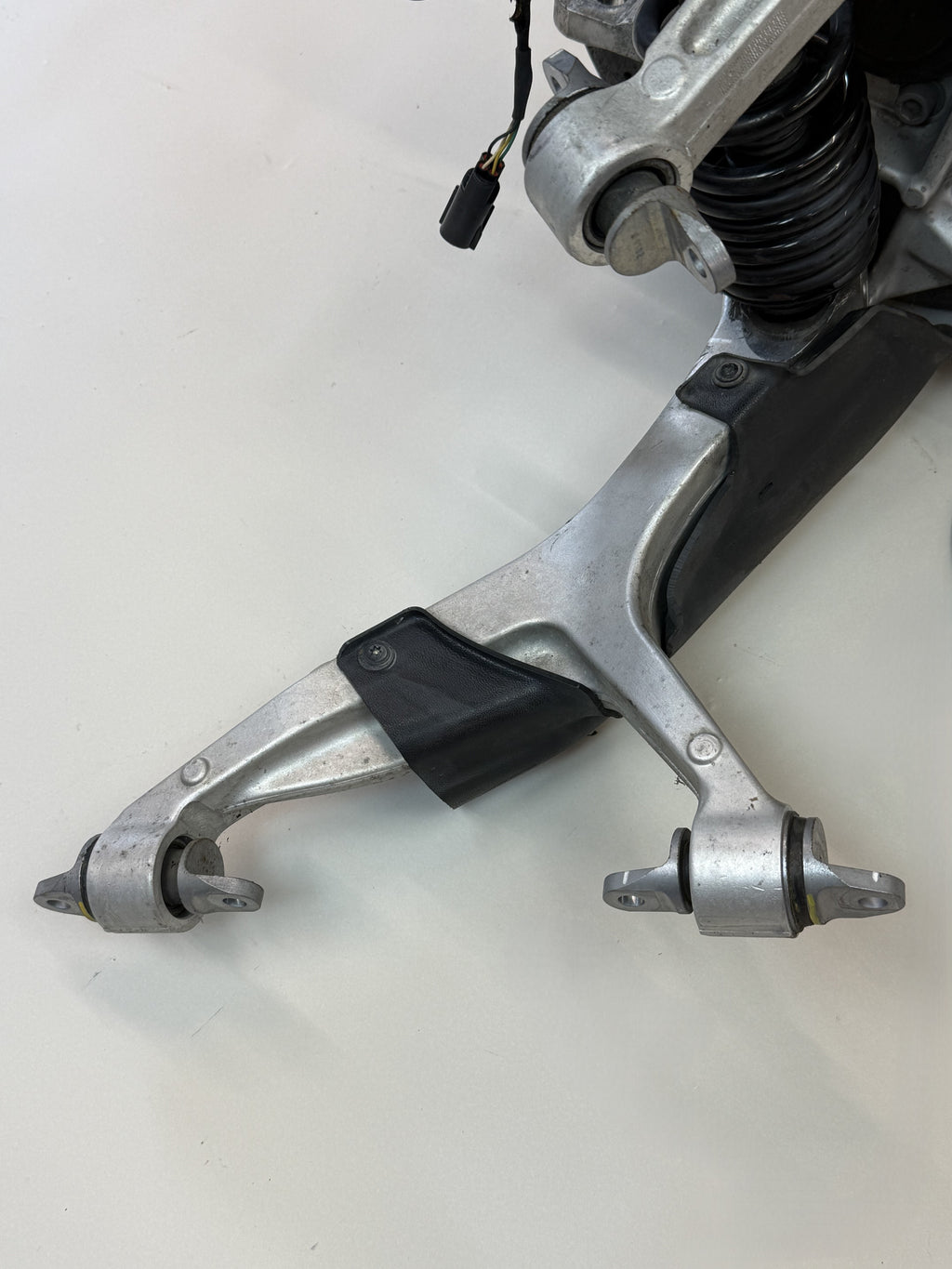 McLaren 570S Front Right Suspension & Brake Assembly OEM | Carbon Ceramic Rotor Red Caliper Shock