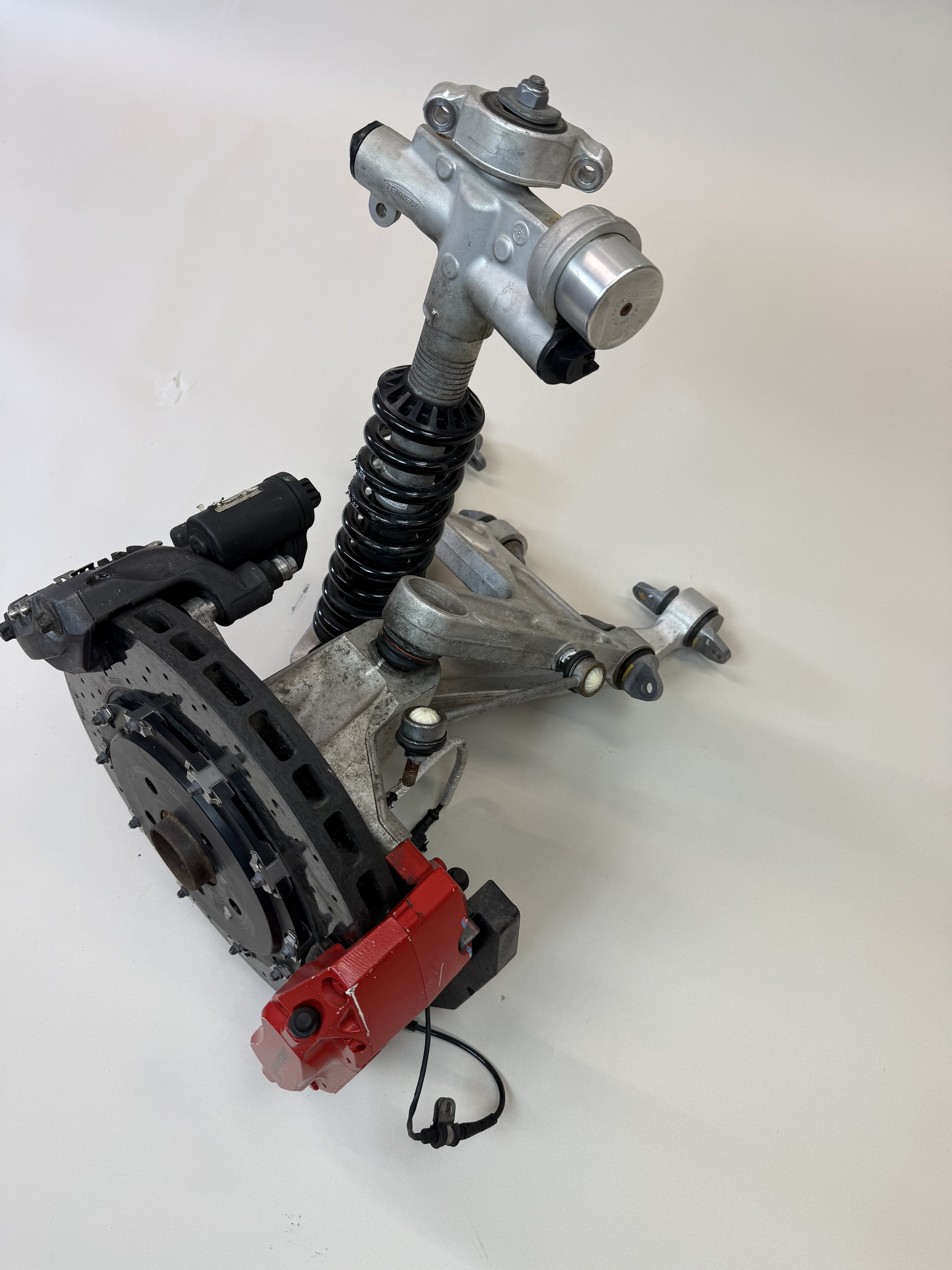 McLaren 570S Rear Right Suspension & Brake Assembly OEM | Carbon Ceramic Rotor Red Caliper Shock
