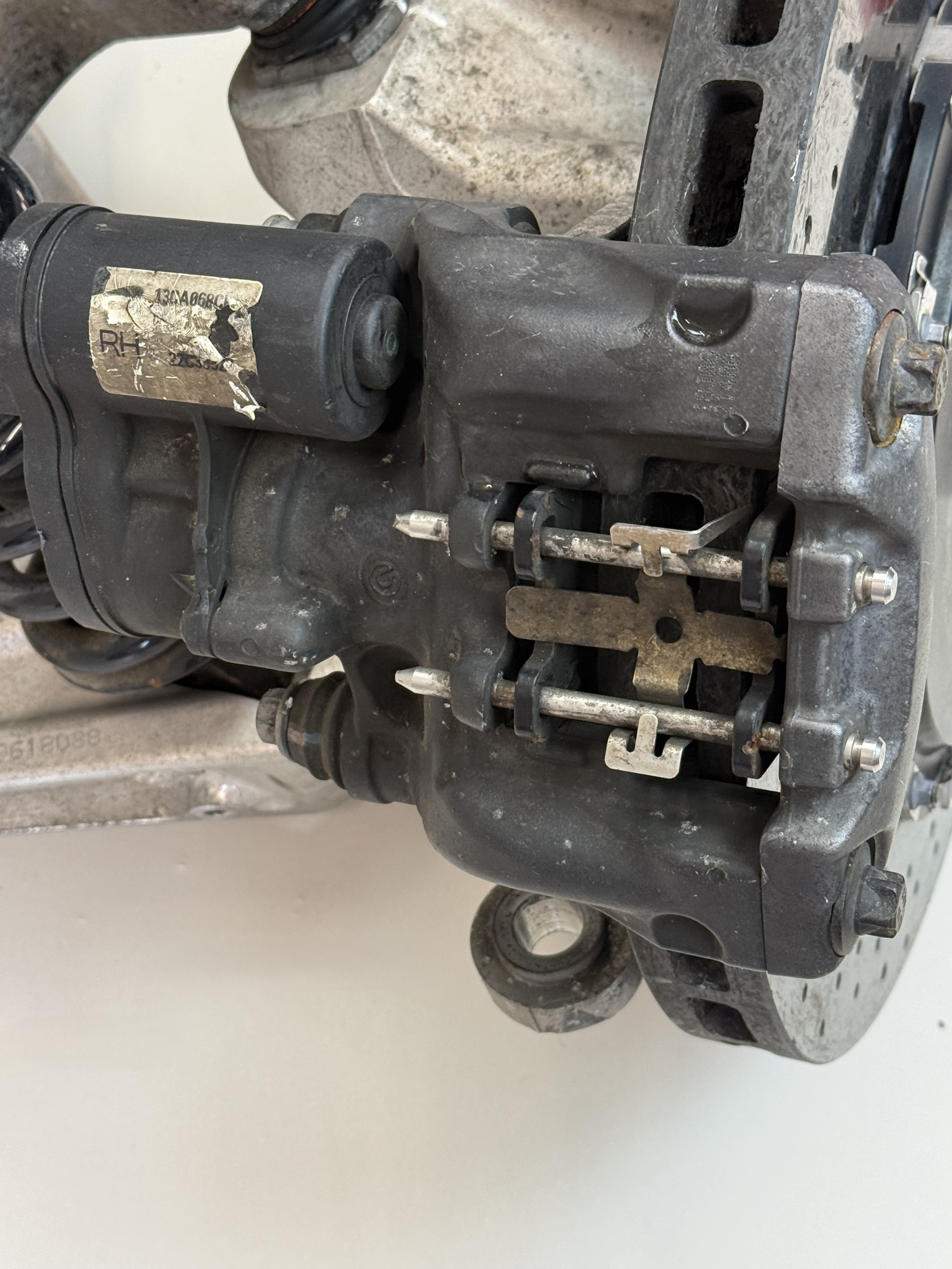 McLaren 570S Rear Right Suspension & Brake Assembly OEM | Carbon Ceramic Rotor Red Caliper Shock