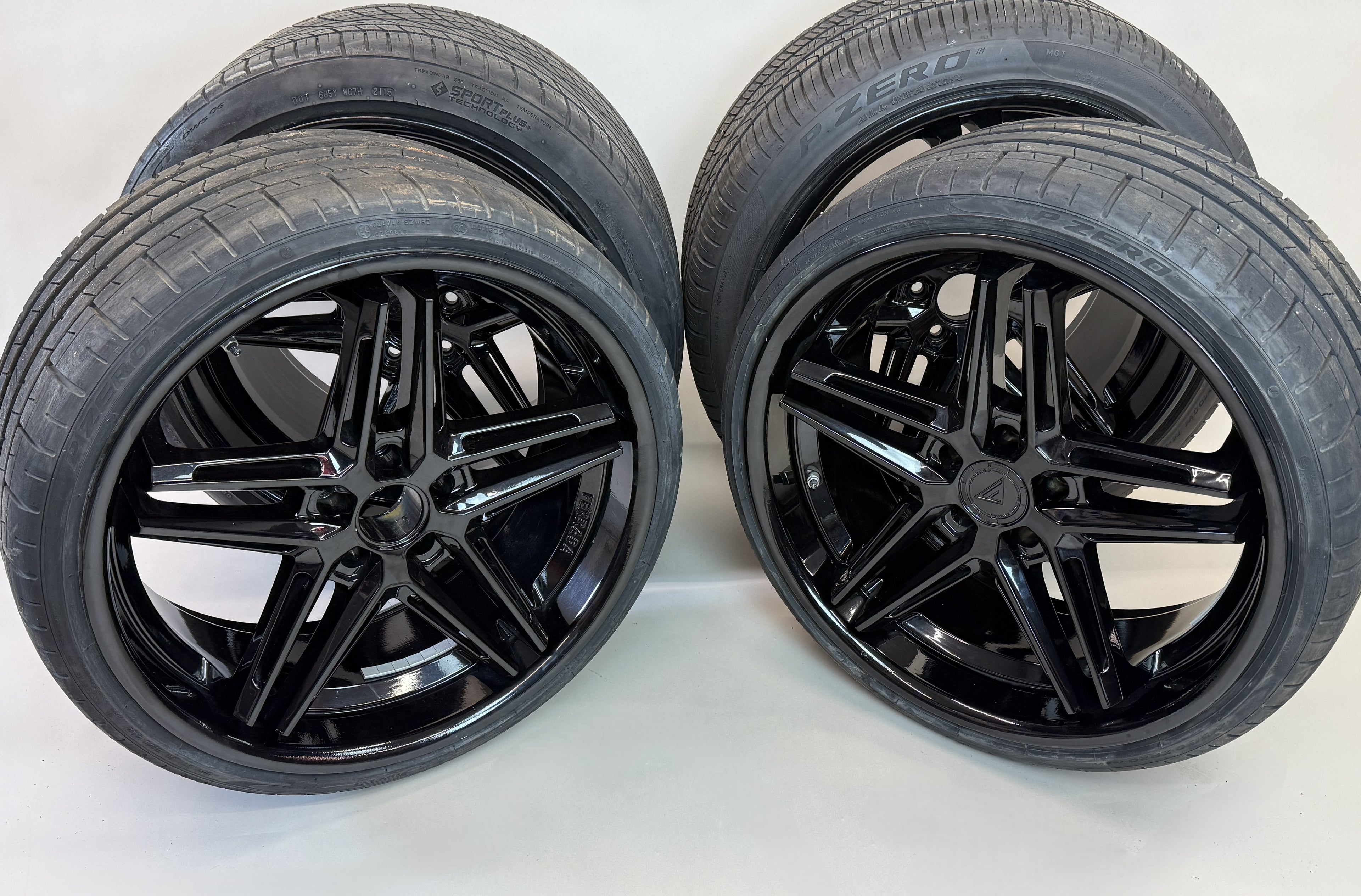 Ferrada Gloss Black Wheels Set of 4 for 2019 McLaren 570S | Front Pirelli P Zero Tires | Rear Mixed Tire Setup