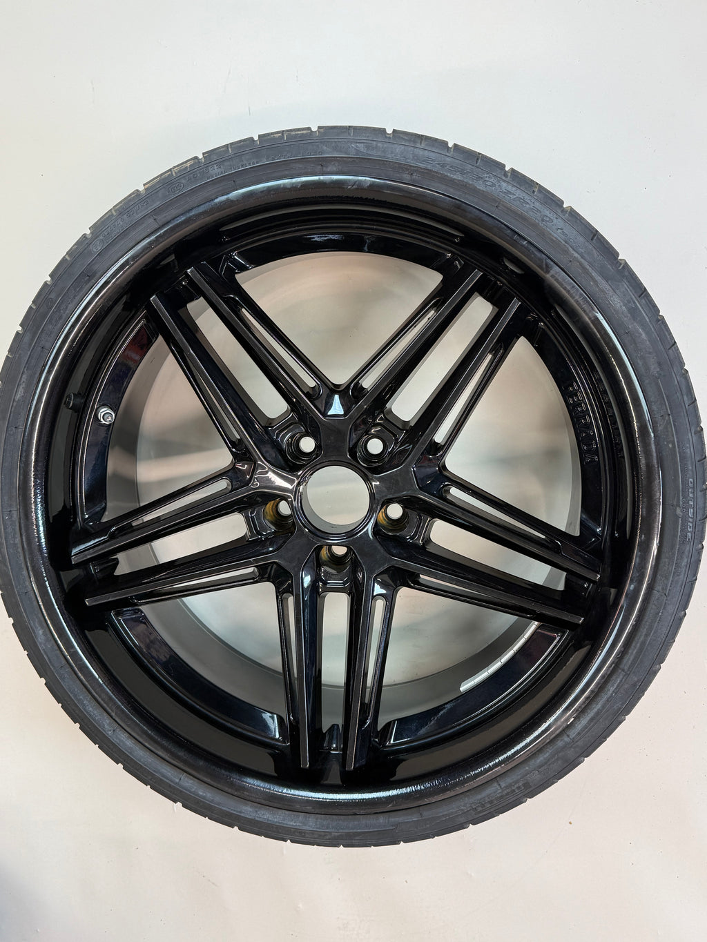Ferrada Gloss Black Wheels Set of 4 for 2019 McLaren 570S | Front Pirelli P Zero Tires | Rear Mixed Tire Setup