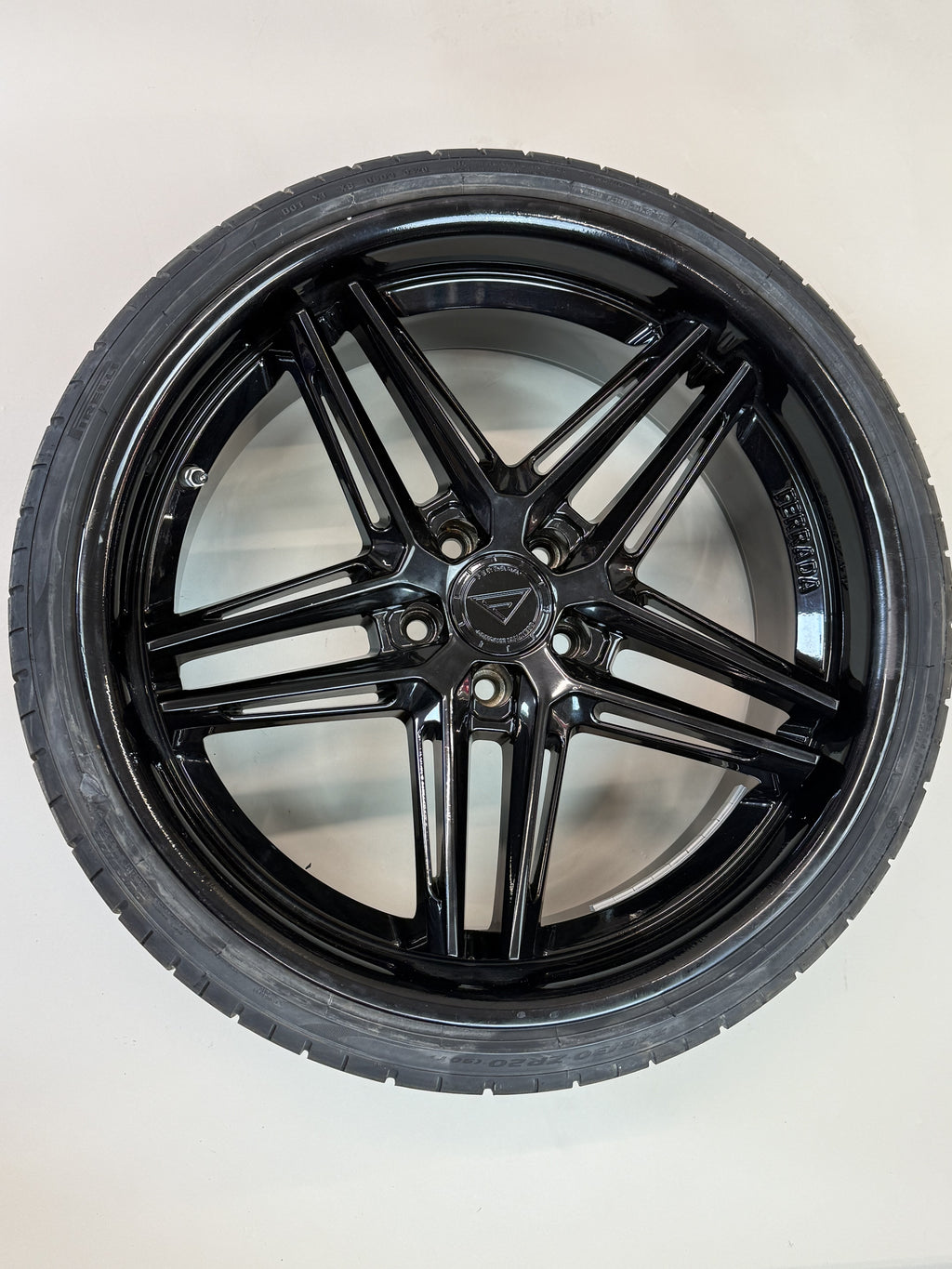 Ferrada Gloss Black Wheels Set of 4 for 2019 McLaren 570S | Front Pirelli P Zero Tires | Rear Mixed Tire Setup