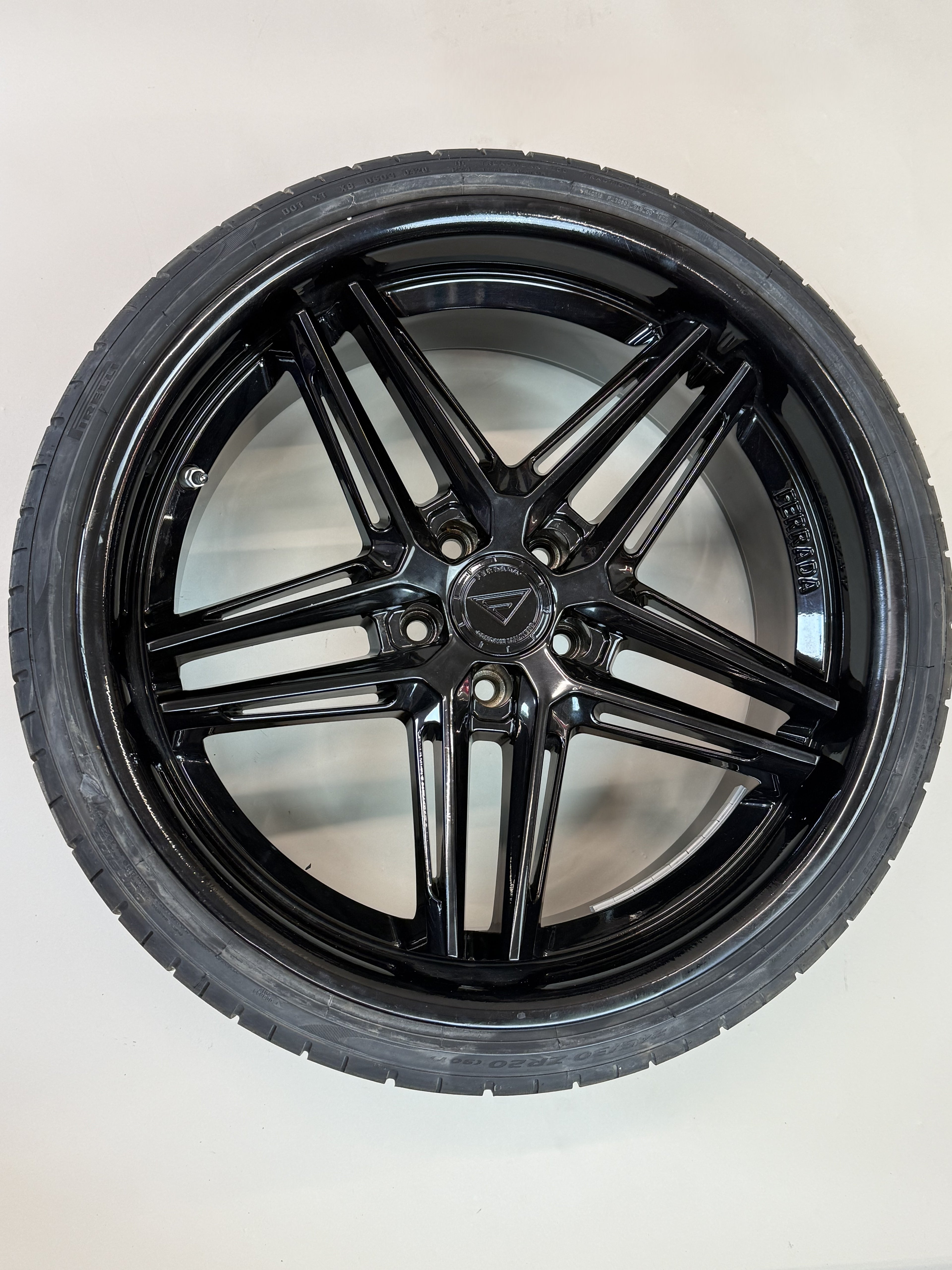 Ferrada Gloss Black Wheels Set of 4 for 2019 McLaren 570S | Front Pirelli P Zero Tires | Rear Mixed Tire Setup