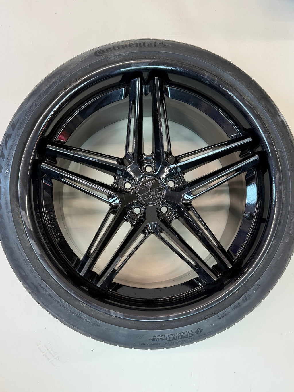 Ferrada Gloss Black Wheels Set of 4 for 2019 McLaren 570S | Front Pirelli P Zero Tires | Rear Mixed Tire Setup