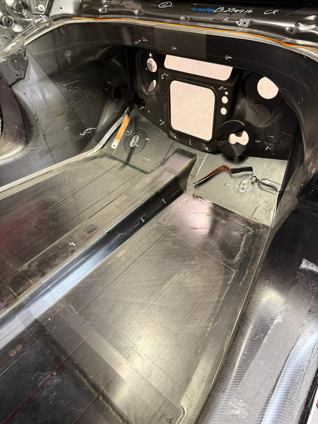 2019 McLaren 570S Coupe Carbon Fiber MonoCell Chassis Tub CLEAR TITLE
