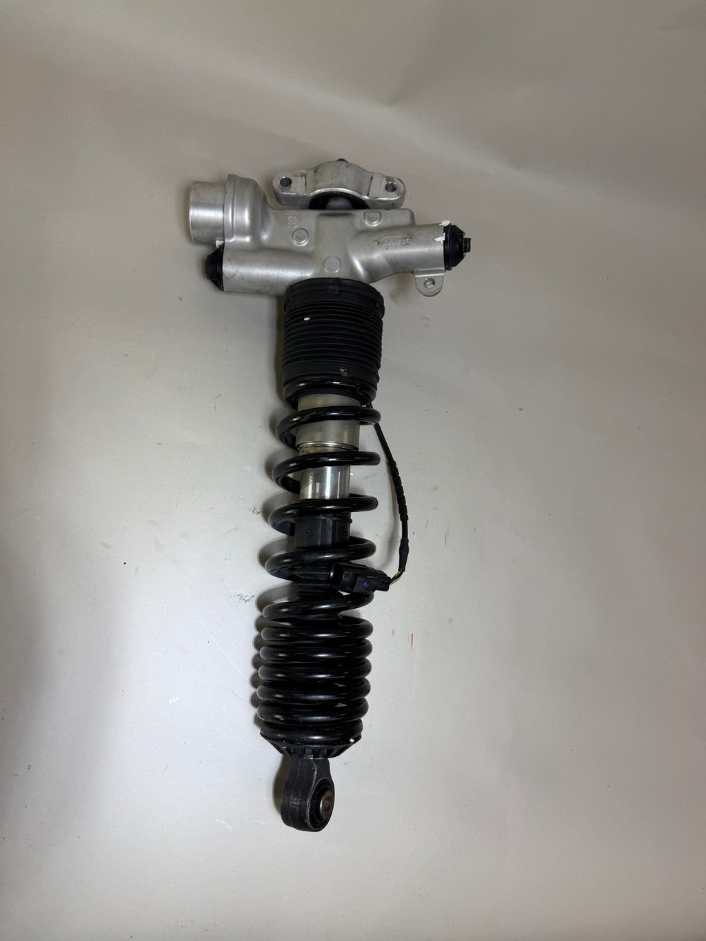 McLaren 570S 540C 570GT 600LT RH Right Front Shock Strut Assembly OEM 13B1244CP