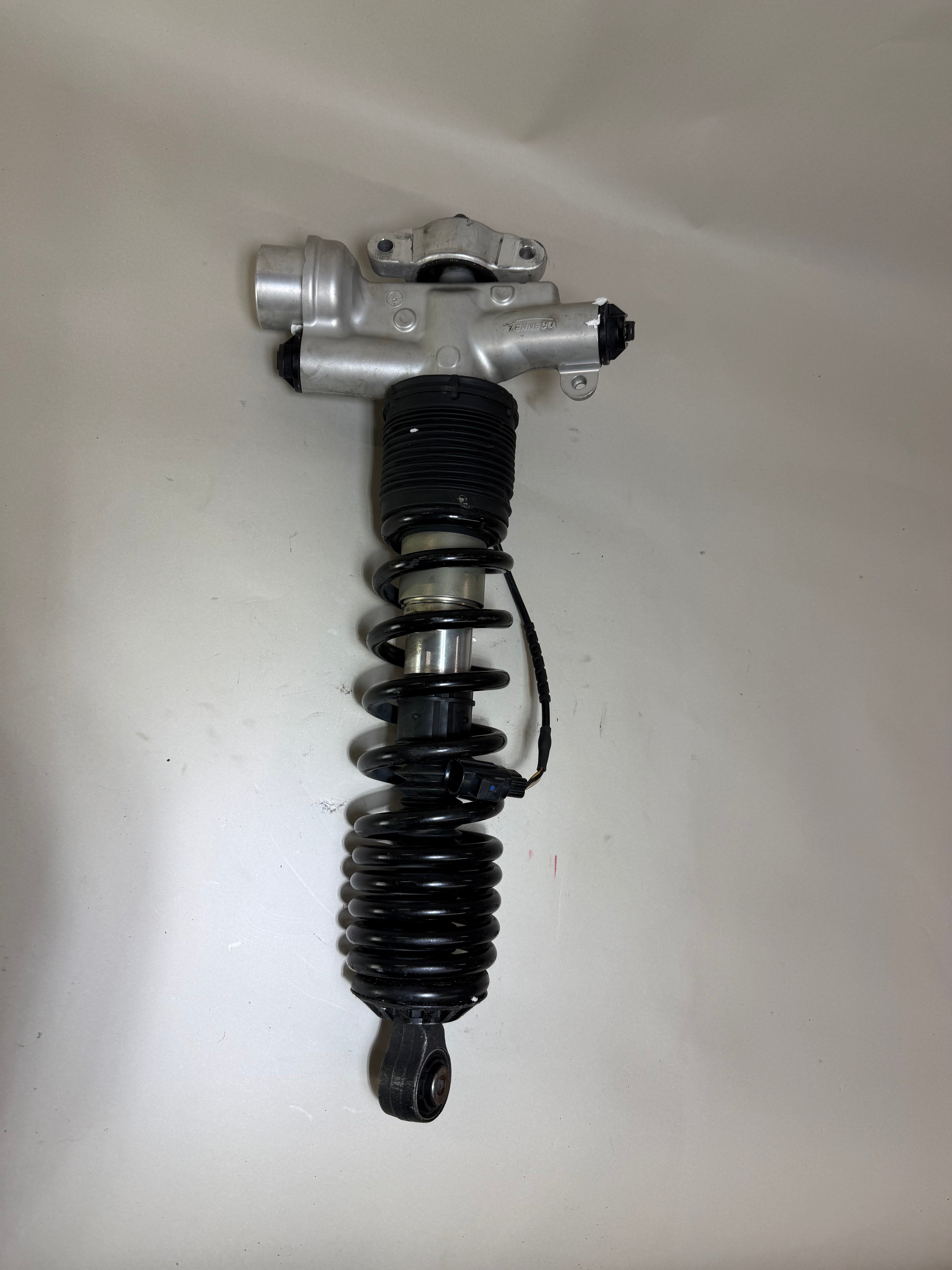 McLaren 570S 540C 570GT 600LT RH Right Front Shock Strut Assembly OEM 13B1244CP
